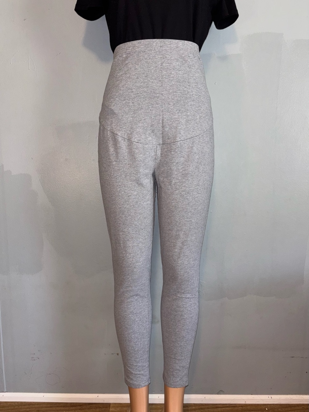 Time and Tru Light Gray High-Waist Maternity Leggings